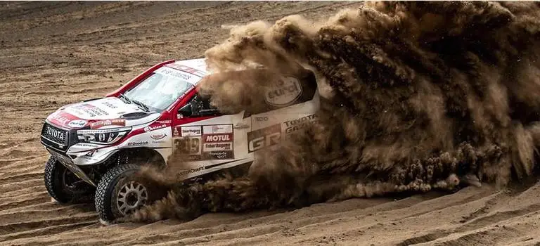 Toyota празднует исторический триумф в «Дакаре»